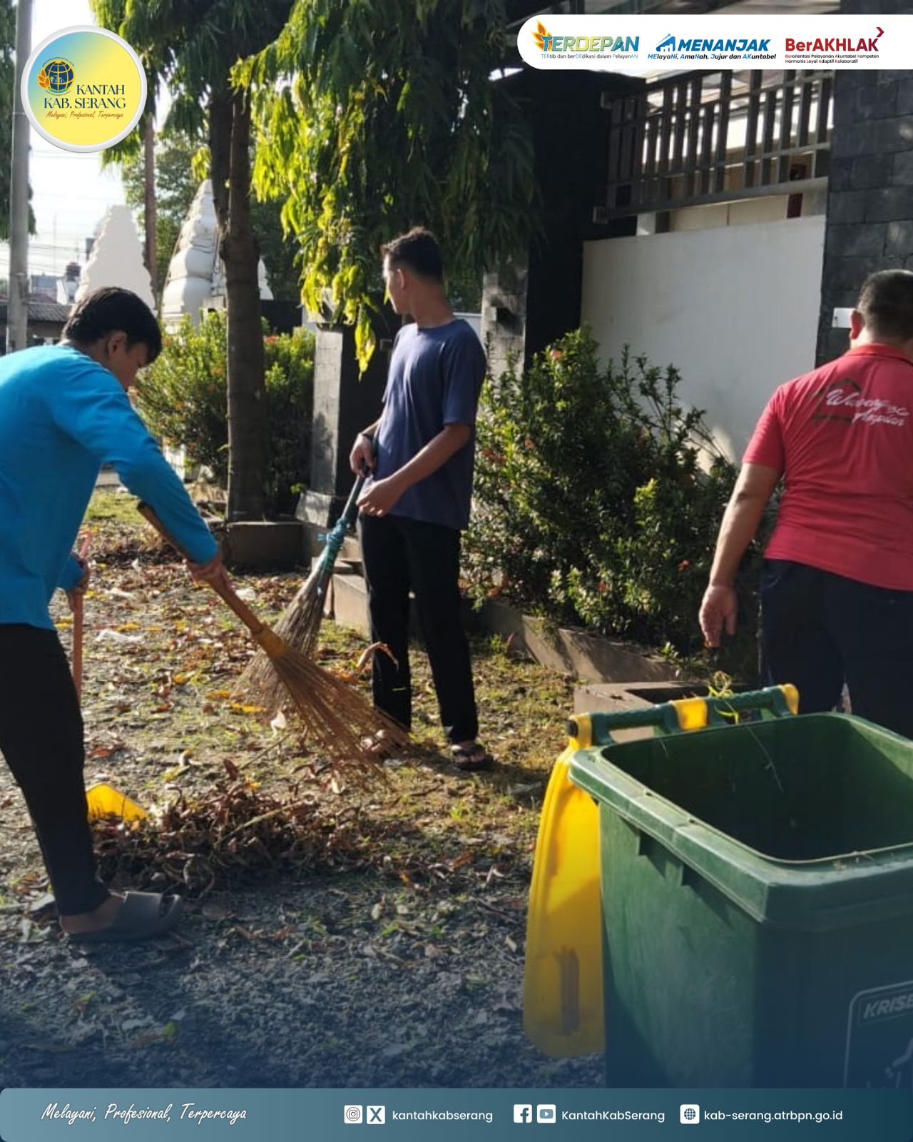jumat Bersih, Lingkungan Asri  Tim Pramubakti Kantor Pertanahan Kabupaten Serang melaksanakan kegiatan Jumat Sapuh Bersih 